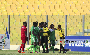 Eleven Wonders rushing referees after conceding against Lions Credit 442andStock