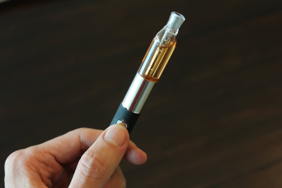E-cigarettes may help smokers quit even if they don't intend to, study finds