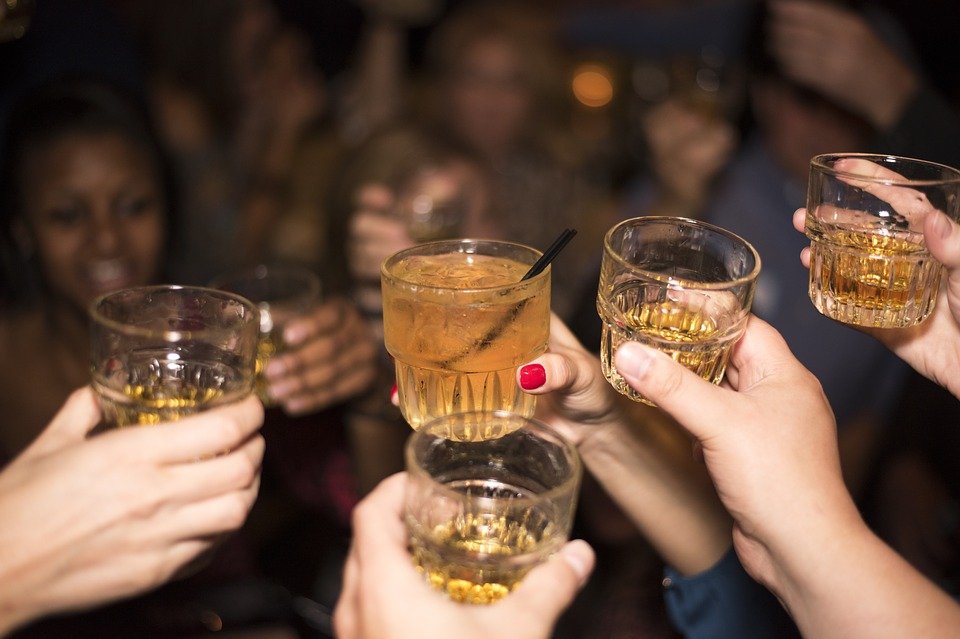 Study: Binge drinking up among older men, but not women