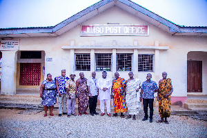 Obour with other dignitaries in a group photo