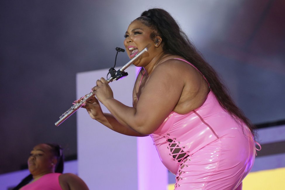 Lizzo plays her song 'Special' for her mom in new video