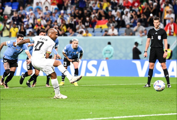Andre Ayew fails to convert spotkick
