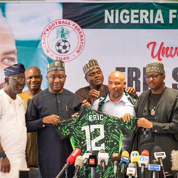 Nigeria unveil new coach Eric Chelle