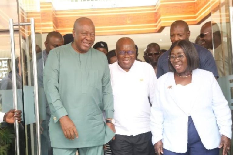 Mahama Returns To Jubilee House, Tours Facilities Ahead of Inauguration