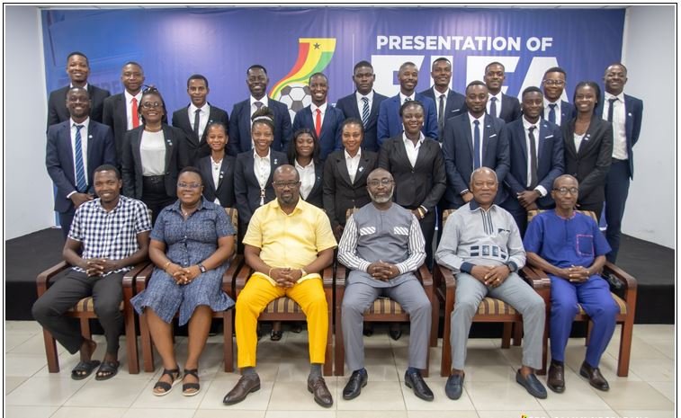 22 referees receive 2025 FIFA badges