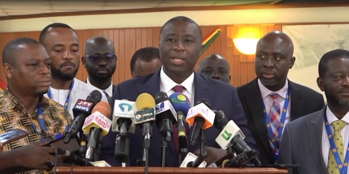 President Mahama violates Presidential Office Act – Minority