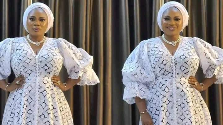 Fabulous White Lace Styles for Parties