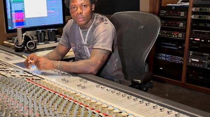 Asake Debutes bold new look