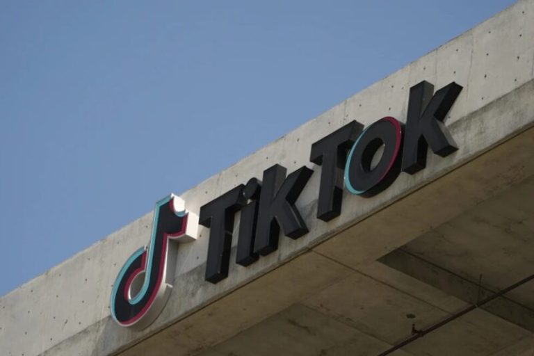 TikTok is coming back online after Trump pledged to restore it