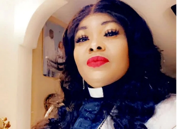 ‘Why should Mahama sack Dampare?’ – Agradaa claps back at Owusu-Bempah