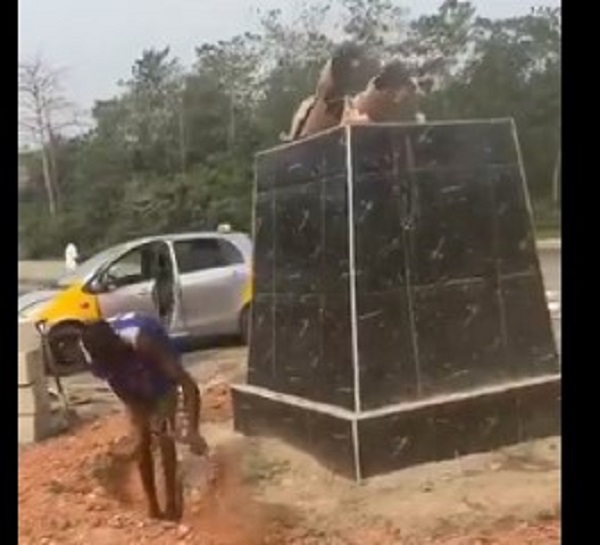 Watch as reconstruction works begin on Akufo-Addo’s vandalised statue