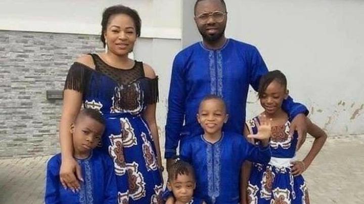 Gorgeous Families in Matching Outfits for Family Portraits