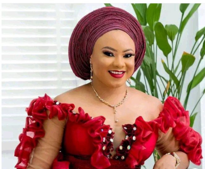 Different Categories of Outfits for Married Women