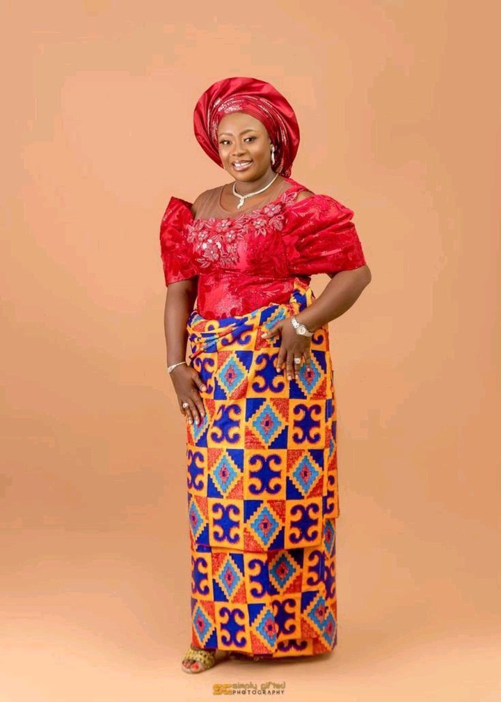 Elegant Igbo Blouse and Wrappers Mothers Can Rock to Look Good