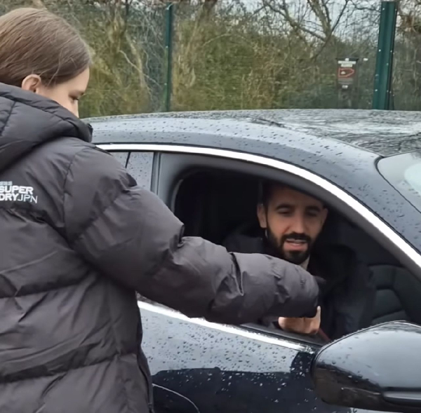Watch the moment a Manchester United fan gifts Ruben Amorim a ‘good luck’ bracelet