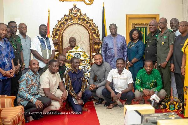 Otumfuo pledges support for govt’s renewed galamsey fight, lauds lands minister’s reforms for the mining sector