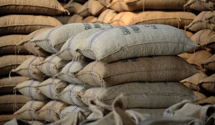 Ghana cocoa arrivals up 70% due to better crop, smuggling crackdown