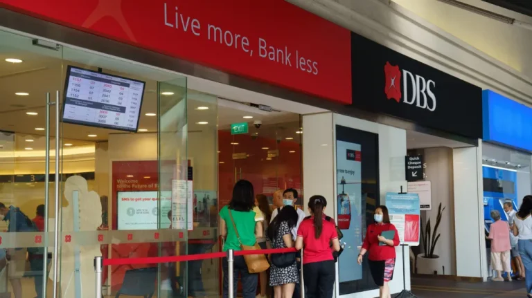 Singapore’s biggest bank to cut 4,000 roles as AI replaces humans