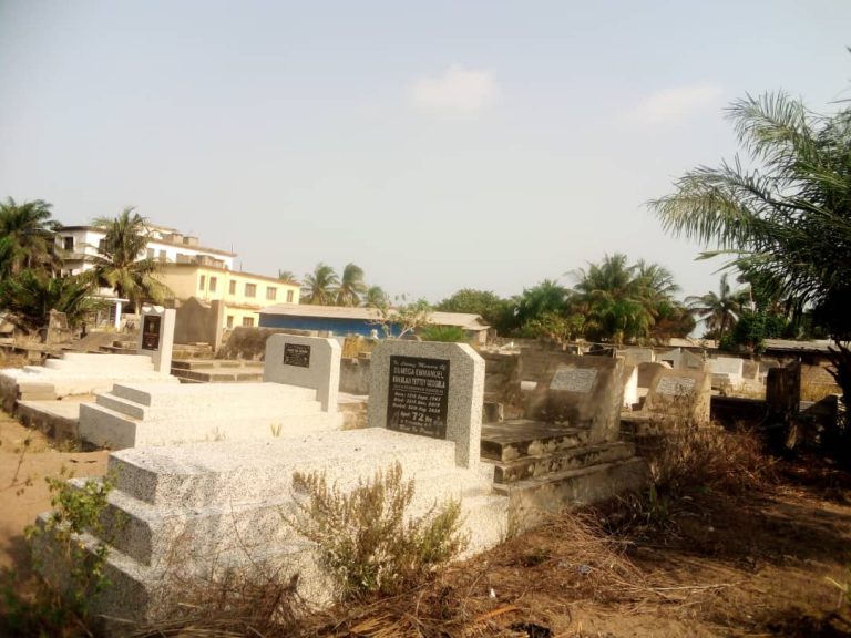 Anloga: Unidentified grave looters exhume corpse at Avume cemetery