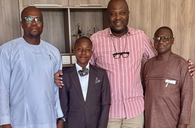 Ibrahim Mahama meets 13-year-old KNUST prodigy from Bole