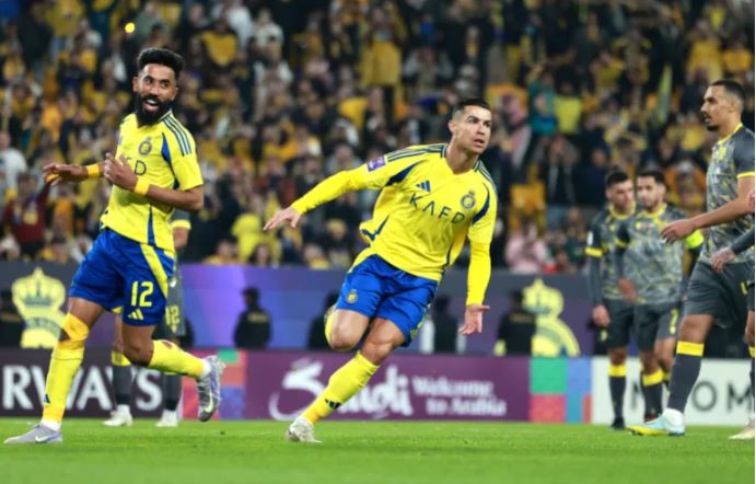 Ronaldo says he is better than Messi in greatest football player debate
