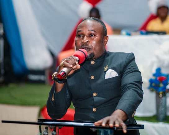 Parliament Chaos: Sir John urges MPs to set good examples for the youth