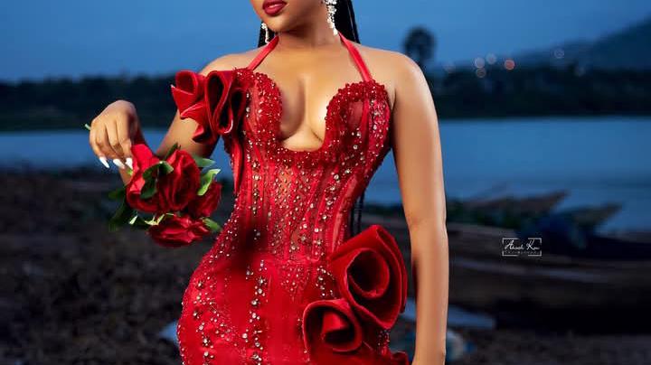 Adina Looked Gorgeous In her Valentine Apparel