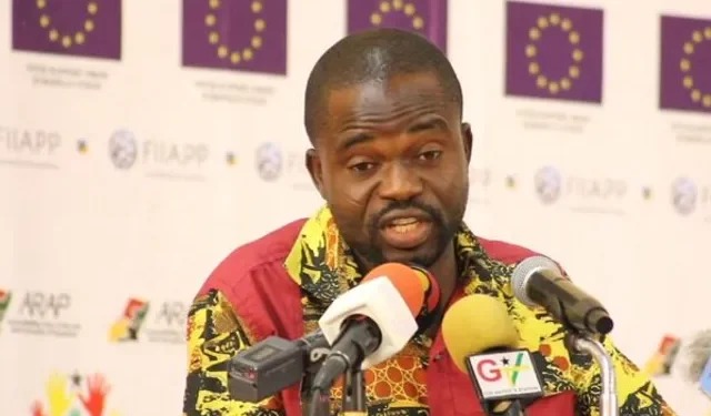 I’m no longer with The Fourth Estate – Manasseh Azure announces