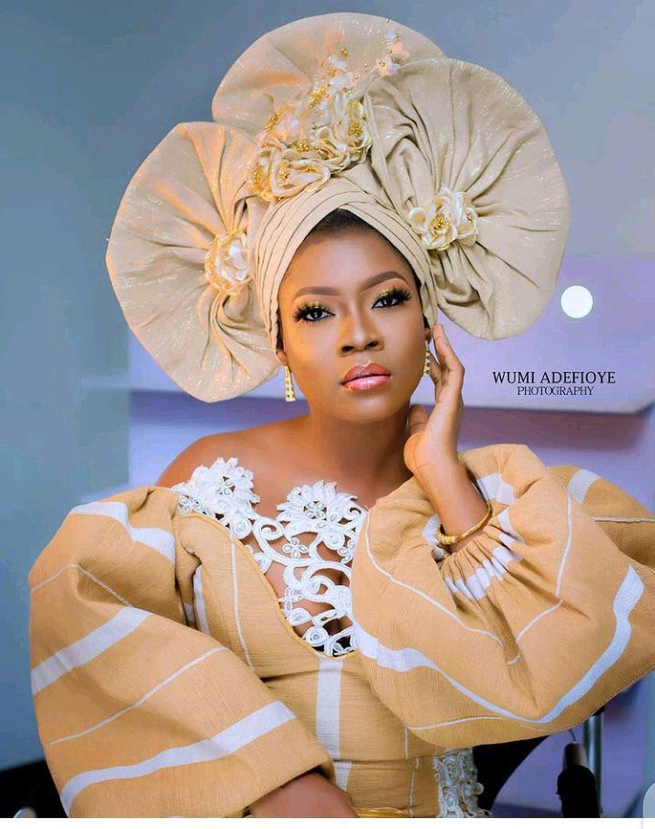 How to Dress as a Woman to Look Classy and Make a Lasting Impression at Any Event
