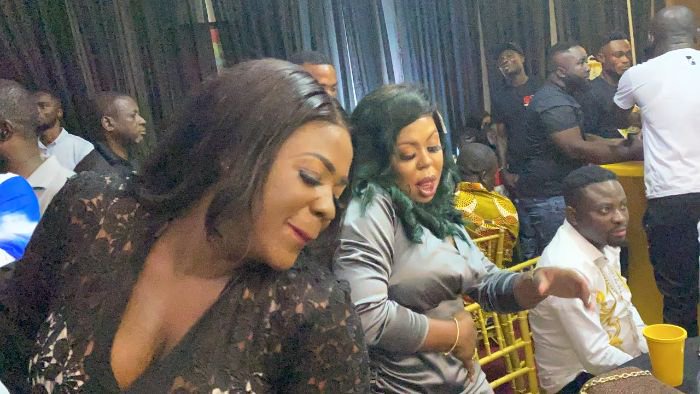 Help Afia Schwarzenegger with Some of Your Billions Because She’s Suffering in America – Frafrahemaa Begs Tracey Boakye