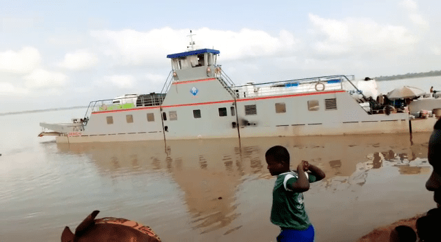 Passengers call on VRA to fix faulty ferry