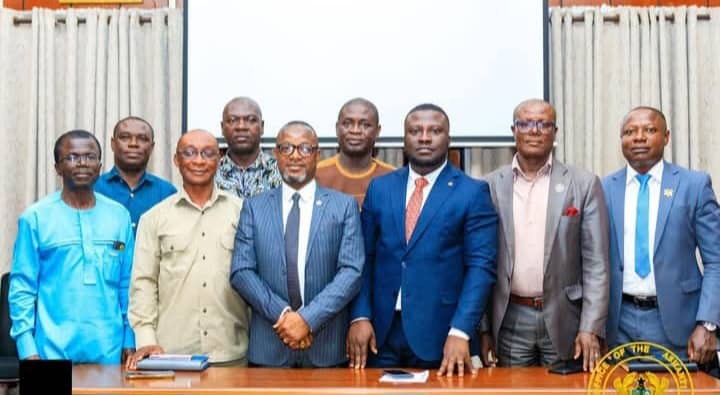 Regional Minister engages Coordinating Directors in Greater Kumasi on faulty streetlights