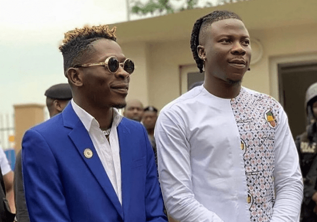 When Shatta Comes for You Don’t Get Emotional – SM Fans Warns Stonebwoy as He Mocks Shatta Wale for Living ‘Fake Life’ and Buying ‘Old’ Rolls Royce