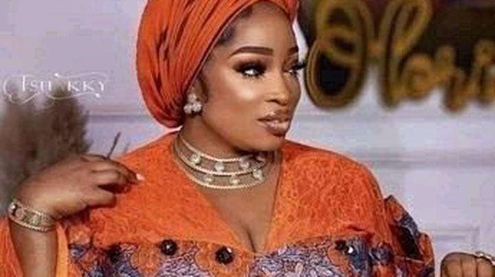 Stylish Gown Styles Busty Ladies Can Slay To Look Stunning