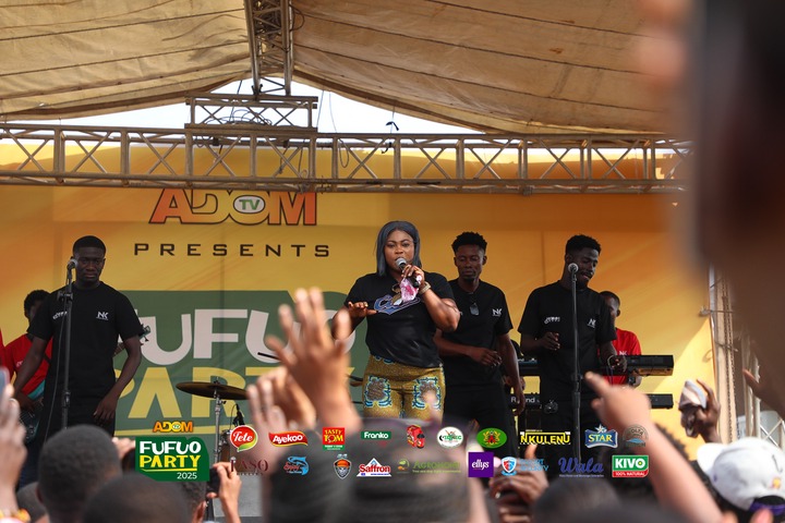 Joyce Blessing thrills fans at Adom TV’s Fufuo party [Photos]