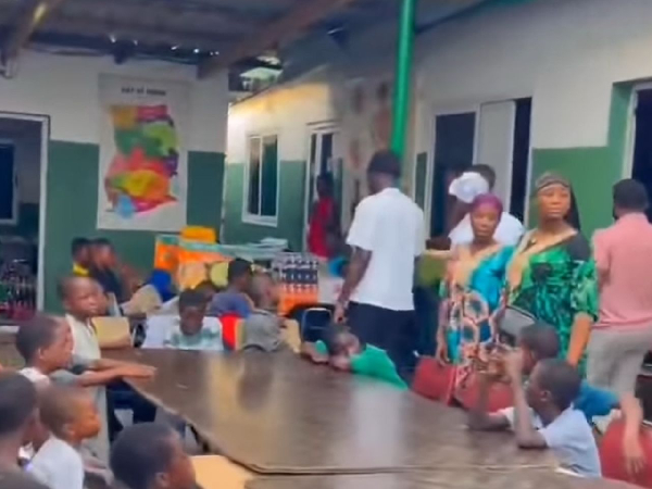 Mohammed Kudus donates to Rahman Islamic Basic School during Eid celebration
