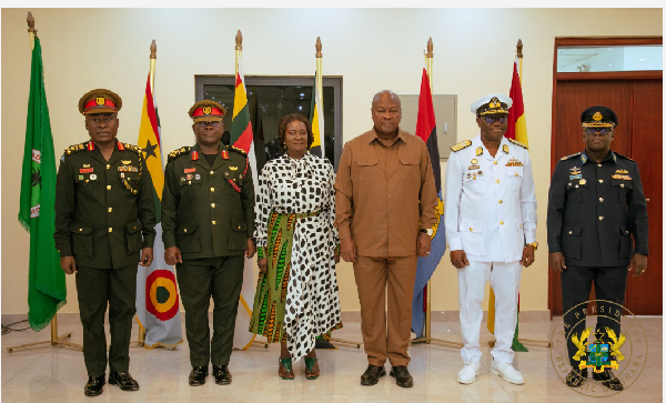 President lauds outgoing CDS, Service Chiefs