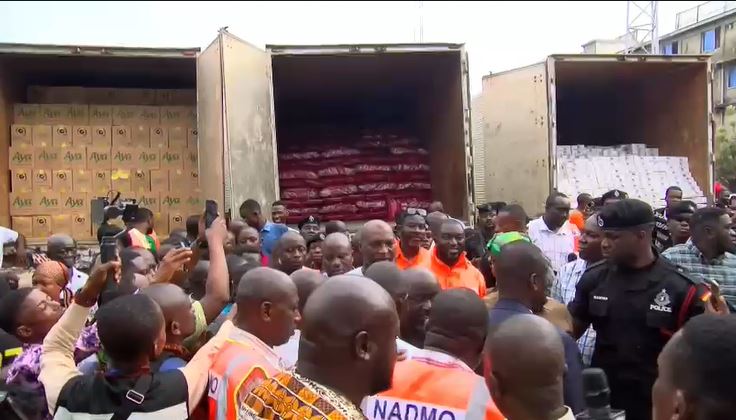‘We don’t want rice’ – Adum fire victims jeer at Muntaka
