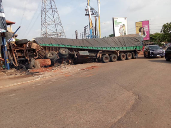 Two Escape Death In Articulator Truck Accident