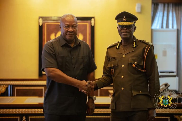 President grateful to outgoing Service Commanders