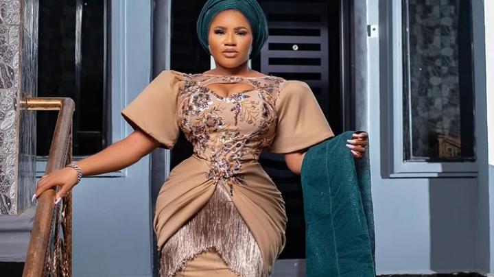 Modest, Beautiful Asoebi Styles for All Occasions