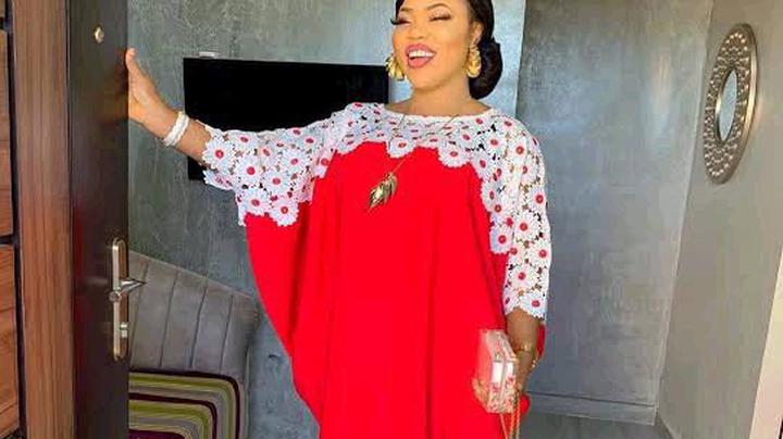 Mothers, Look Classy And Hot In These Outstanding Kaftan Styles