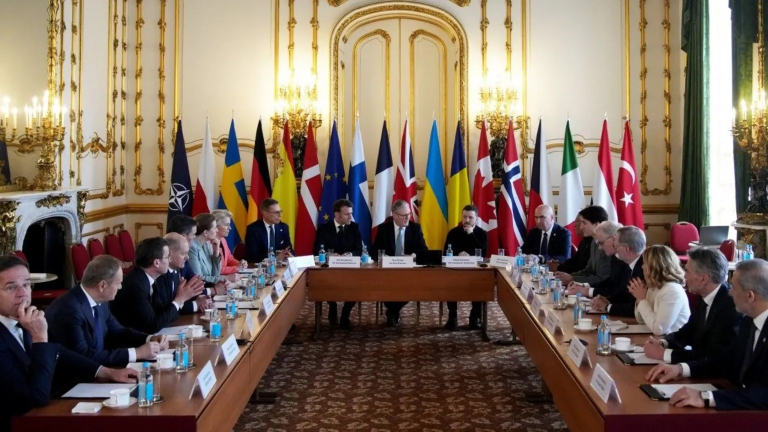 Starmer announces ‘coalition of the willing’ to guarantee Ukraine peace