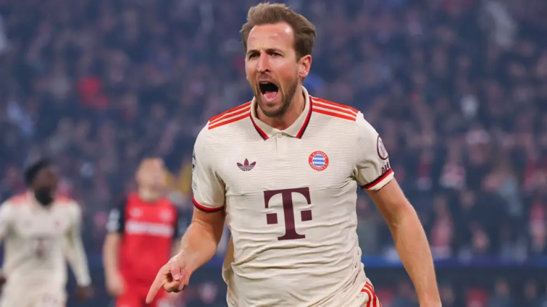 Kane strikes twice as Bayern cruise to win over Leverkusen
