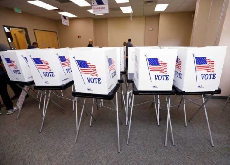 Trump signs order aimed at overhauling US elections