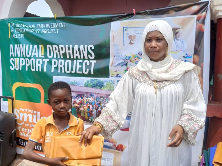 Al-Mansoor Project supports 400 orphans in Ejura Sekyedumase