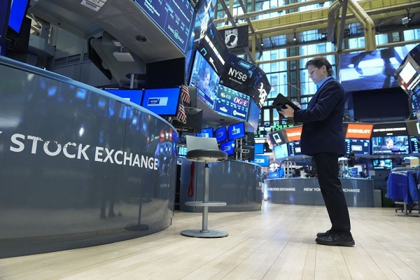 US stock markets rise on Trump tariff rollback