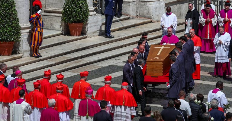 Mourners Bid Solemn Farewell to Pope Francis