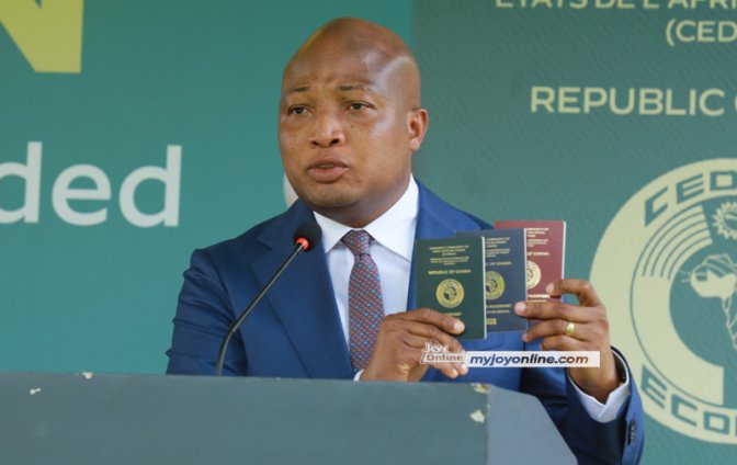 Foreign Affairs Ministry rolls out chip-embedded passport