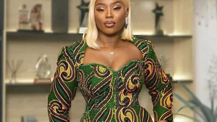 Look Better And Style Best In These Elegant Straight Dress Attires